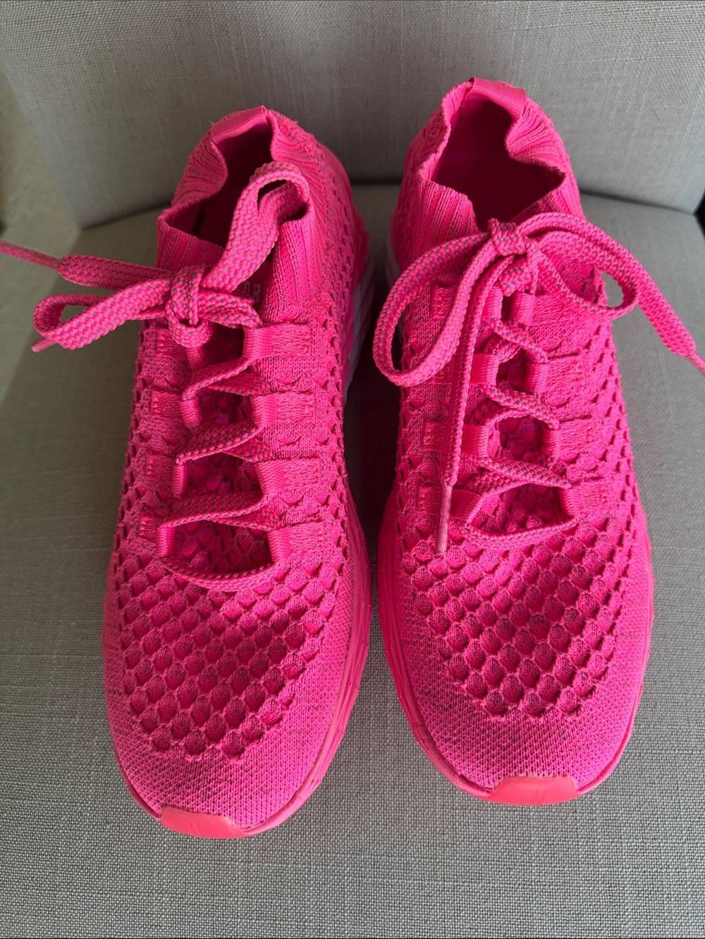 Nobull hot pink tennis shoes size 9 NWOT
Allday Knit